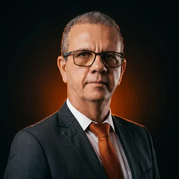 Prof. Éderson Félix — Especialista em OAB 1ª Fase e criador do Método 12X